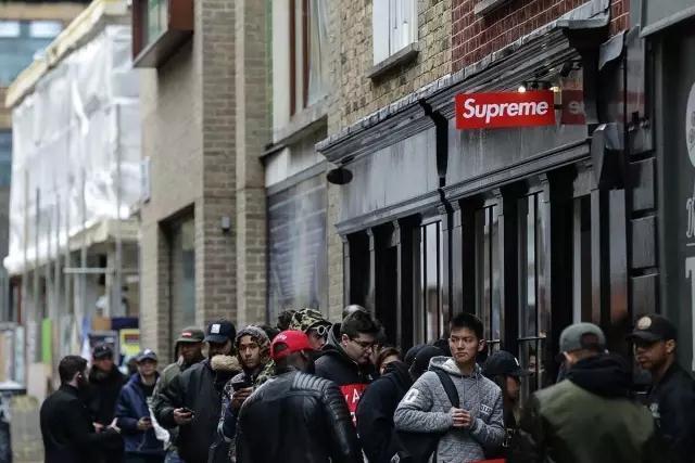潮牌只知道Supreme?大可不必,这两个新晋潮牌火遍亚洲和欧洲