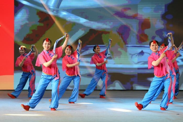 广场舞登上大雅之堂“我要上全运”陕西省广场舞公开赛火热举行