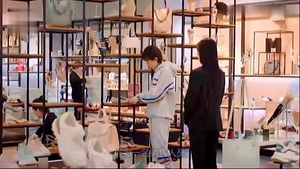 耐克和鸿星尔克是一家店吗 (耐克宣传鸿星尔克)