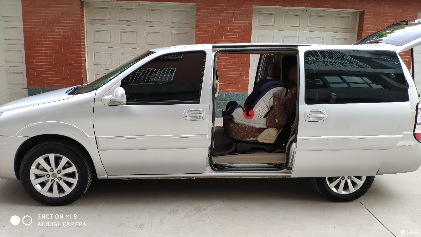 gl8和丰田塞纳,花33万元没要gl8选择丰田塞纳