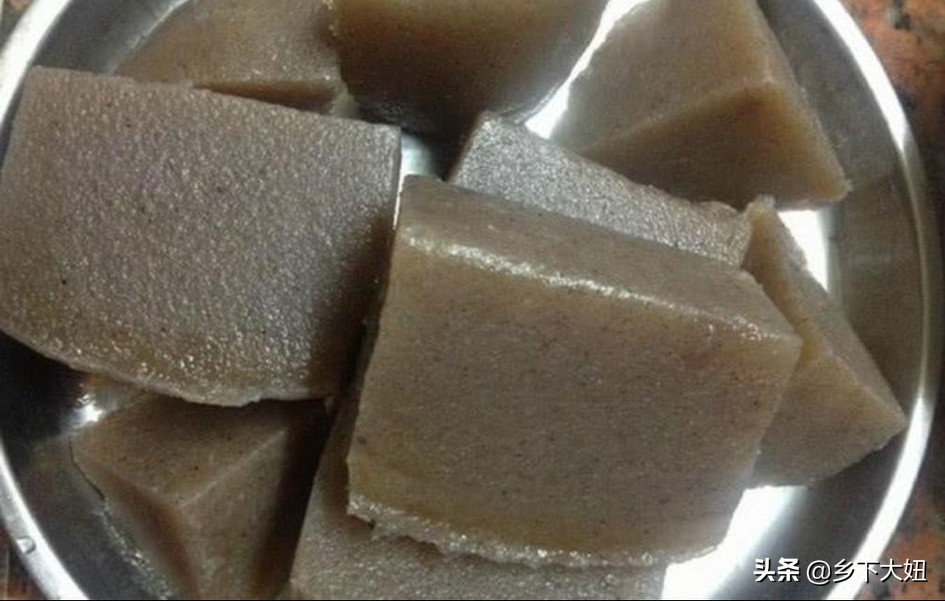 普通魔芋花很臭为什么,魔芋开花有腐臭味