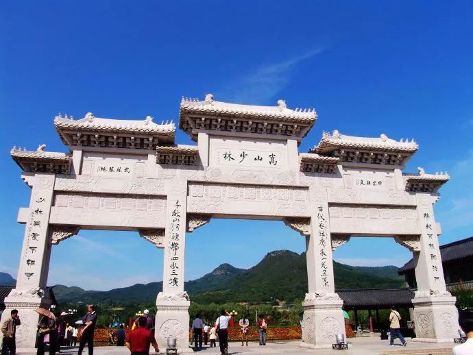 嵩山少林寺学校,嵩山少林寺招生条件和学费