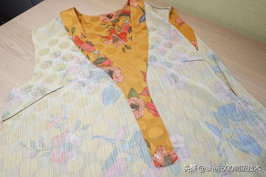 v领雪纺连衣裙领口大了怎么办,雪纺连衣裙领口大了怎么改小窍门