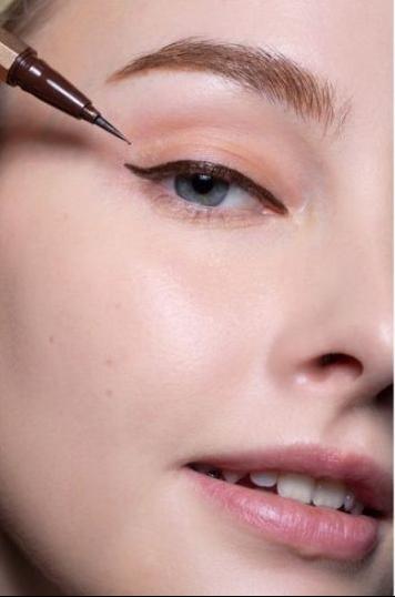 ol妆化妆教程,新手化妆入门教程无眼影红唇妆