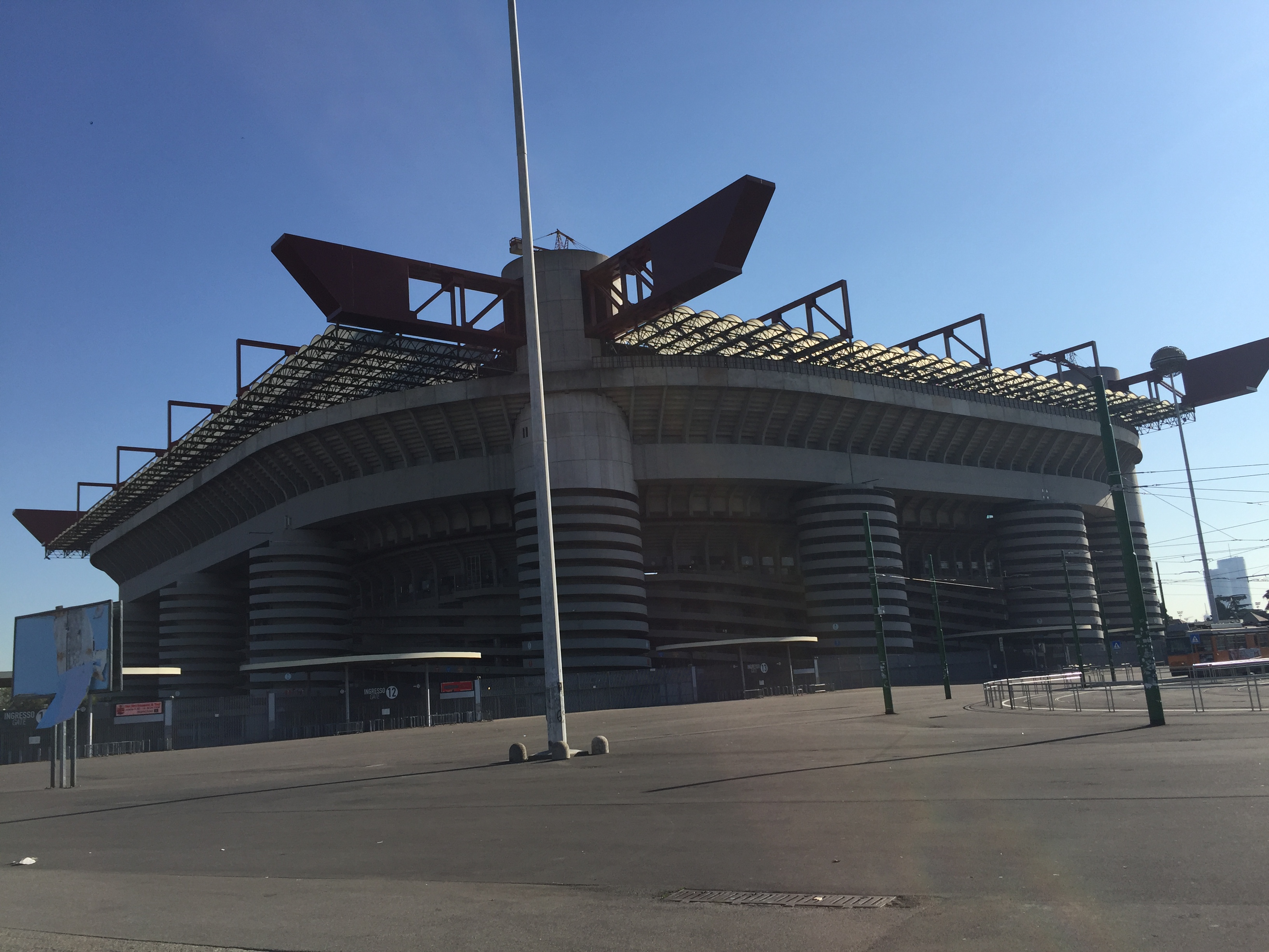 圣西罗红黑军团开场战歌,圣西罗战歌