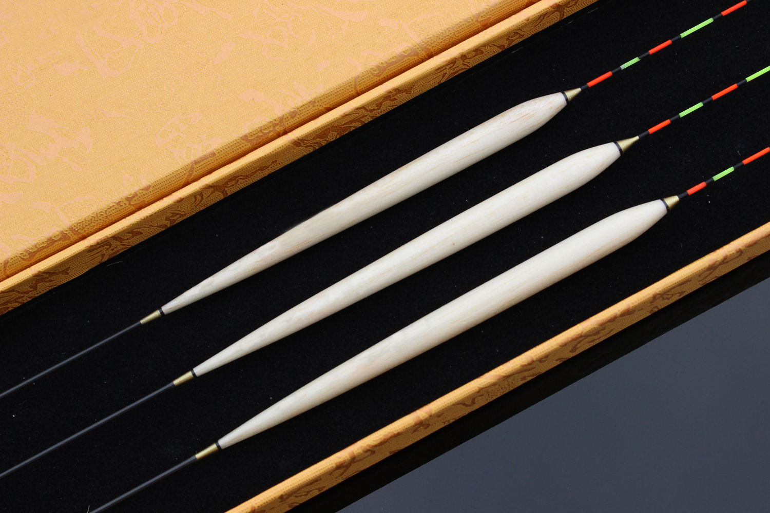 纳米和芦苇两种浮漂哪个灵敏度高,纳米浮漂和去壳芦苇浮漂哪个好