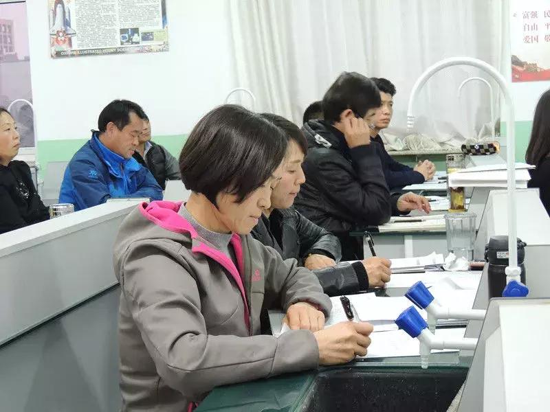 首都师范大学附属红螺寺中学举行青年教师说课及板书设计比赛活动