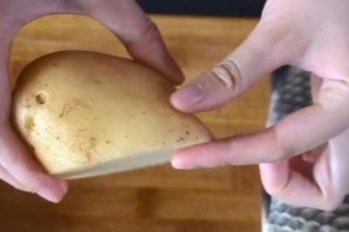 刮鱼鳞会把鱼皮刮掉是怎么回事,刮鱼鳞鱼会疼吗