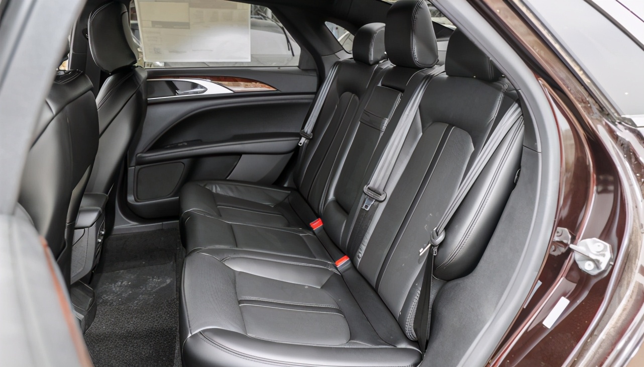 24万提凯迪拉克xt5,24万林肯mkc