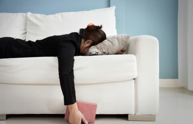 大便总是“粘马桶”，十有八九是这个原因，解决的方法并不难