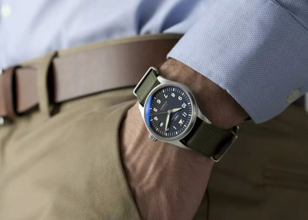 3万预算买运动表,除了欧米茄万国,百年灵必须拥有位置