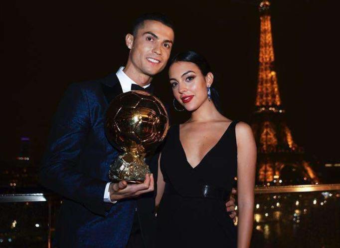 象征体坛腐败?C罗因性侵事件遭美媒抨击,美女足前锋却力挺总裁