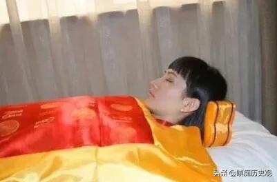 人去世为什么要穿寿衣,弥留之际换上寿衣是哪里的习俗