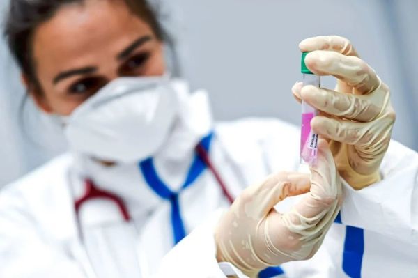 奥地利日增破400,多地转为“风险区域”!欧洲多国爆发反口罩大*行游**