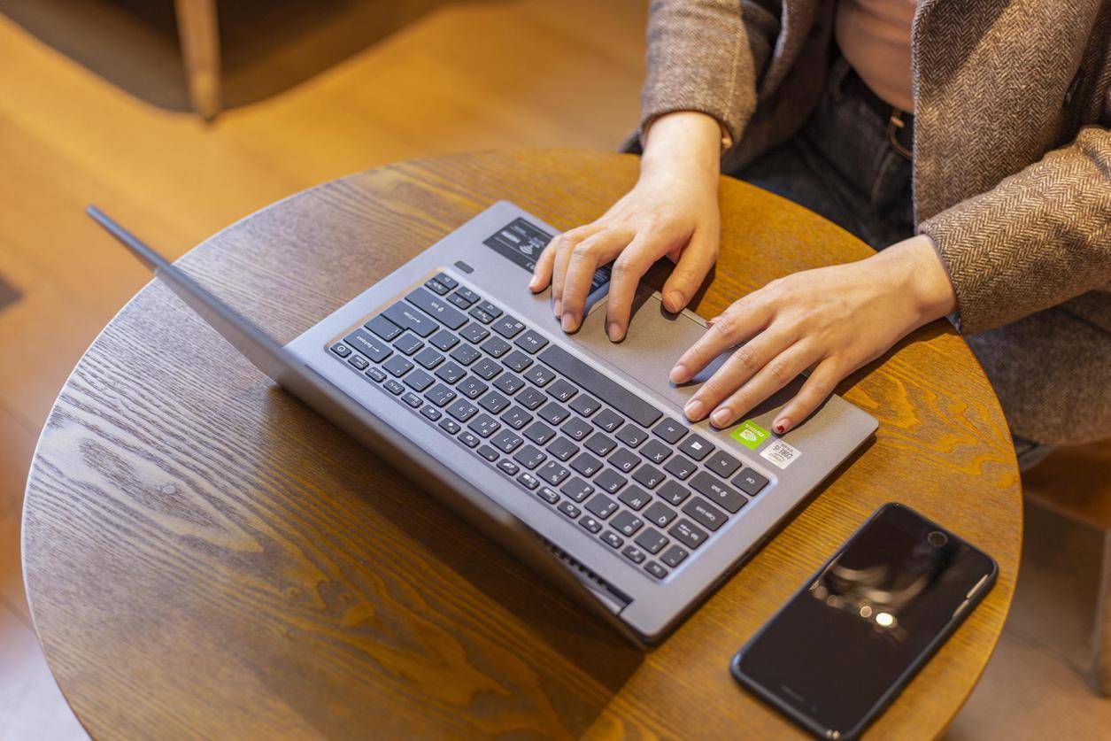 宏碁笔记本新蜂鸟33:2测评,宏碁蜂鸟sf314pro评测