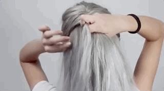 杨幂鱼尾辫发型火了,杨幂同款发型双麻花翘辫