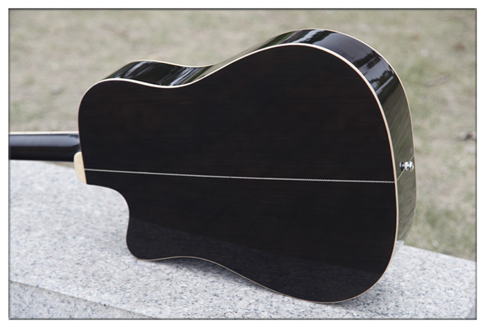 与其怒砸“烧火棍”,不如买一把品牌吉他