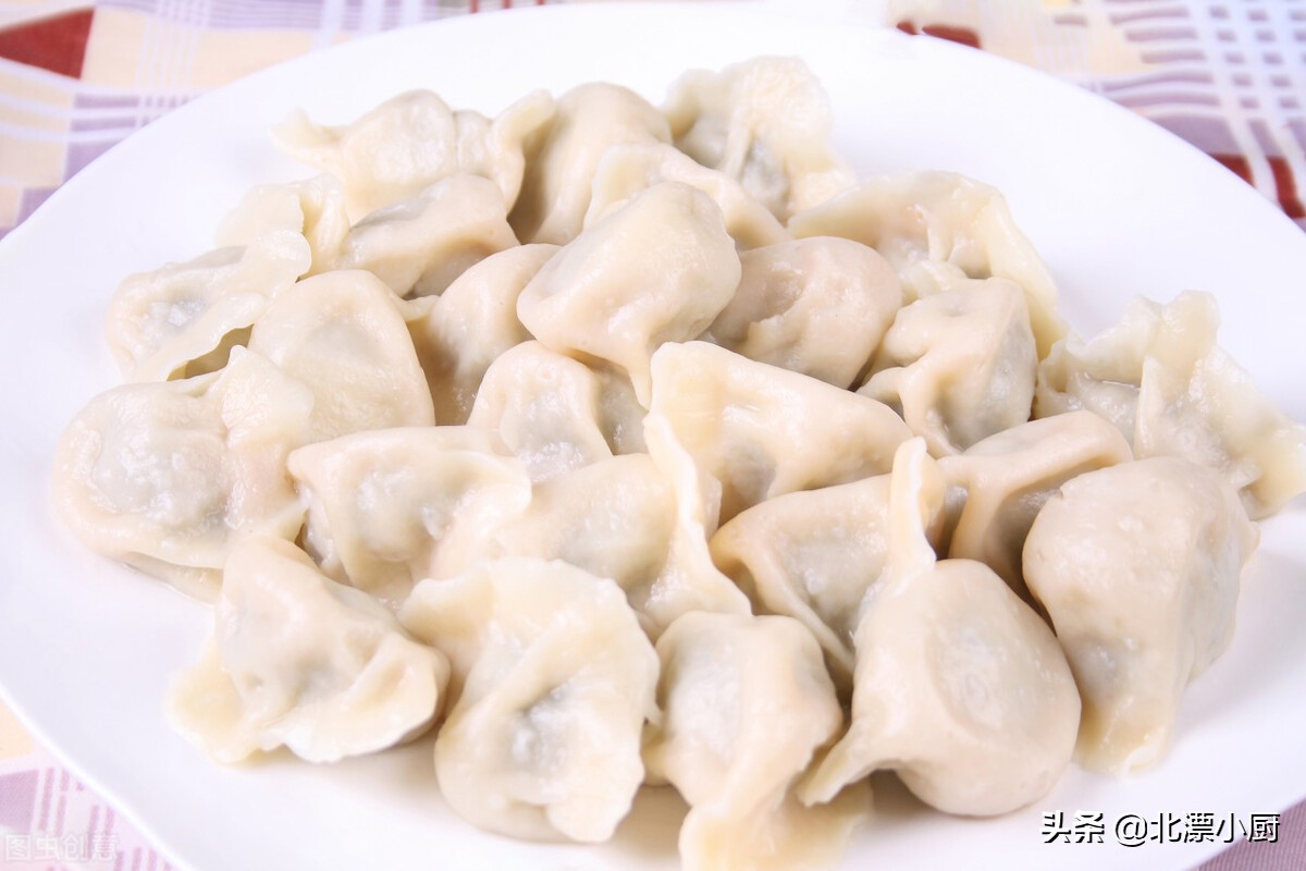 饺子怎么煮第二天加热不破皮,煮饺子千万不要直接捞出