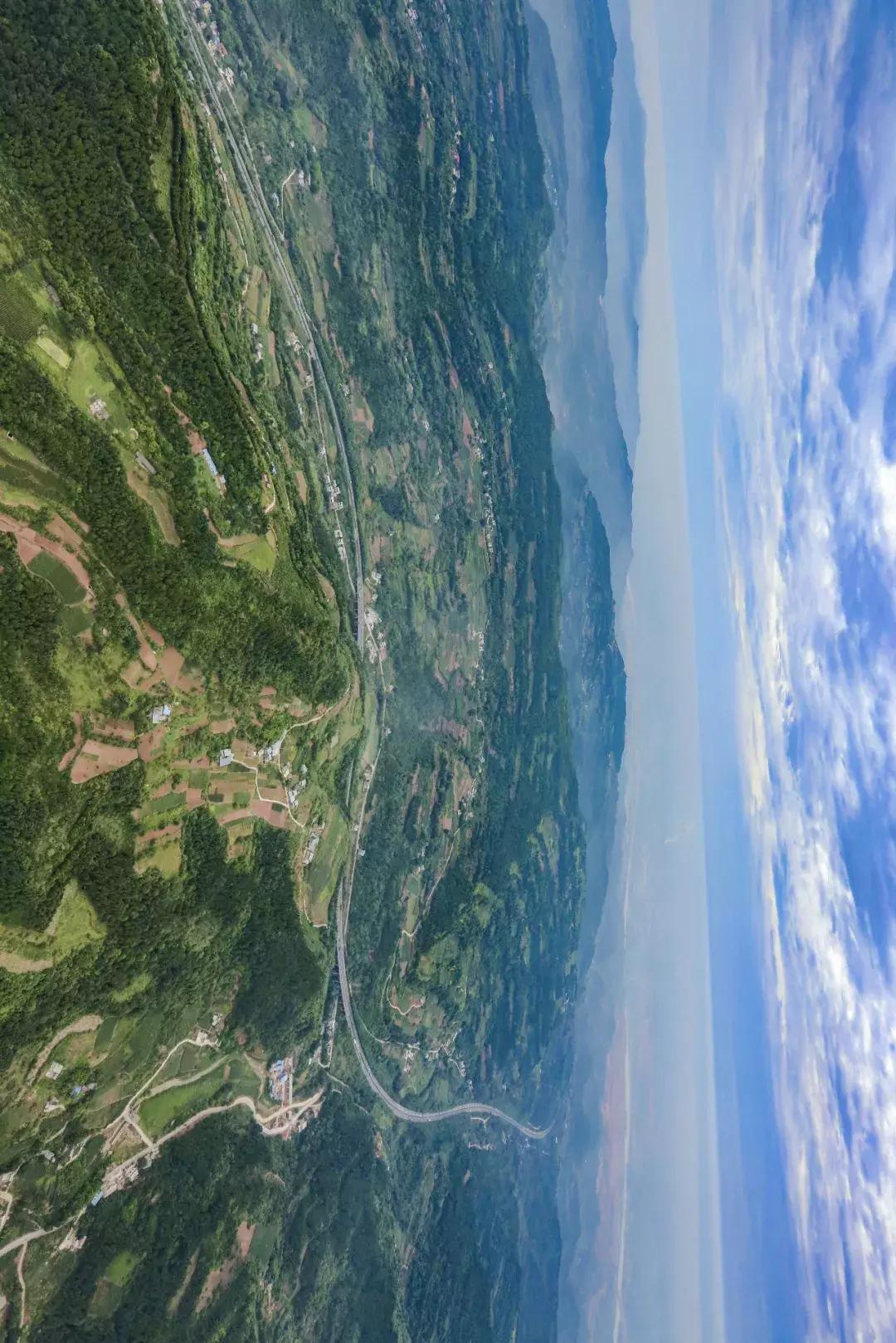 龙泉山山顶看美景,美丽的龙泉山