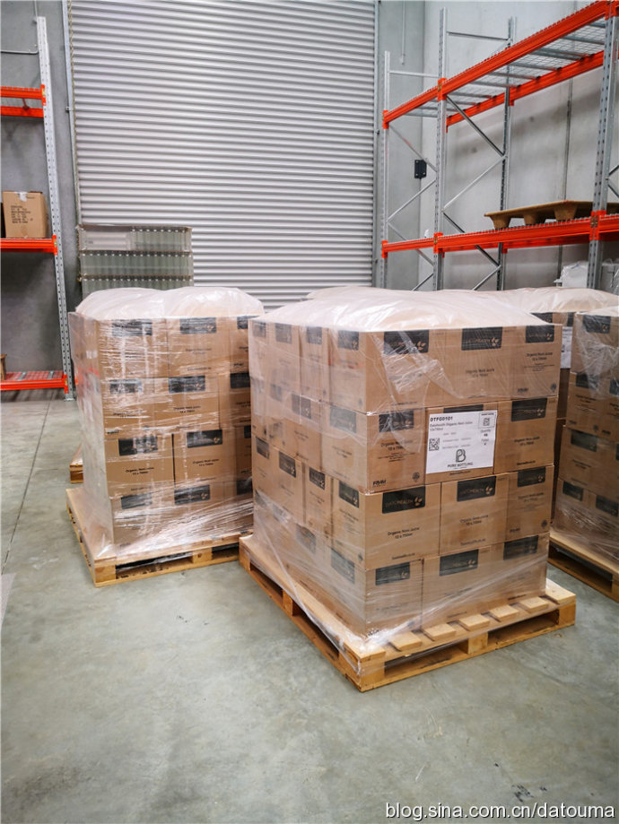 从代理品牌起家,从生产商到经销商到零售商