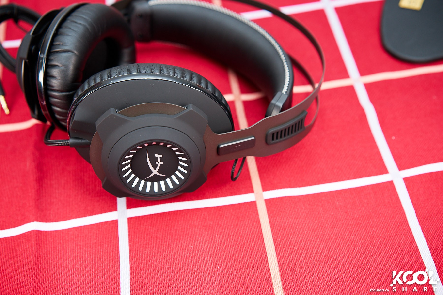 猛禽strix7.1耳机测评,华硕猛禽和金士顿黑鹰