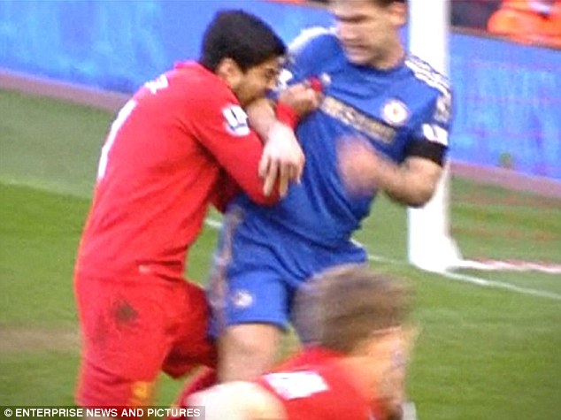 苏亚雷斯是我见过最强的中锋,苏亚雷斯曾经世界最佳中锋