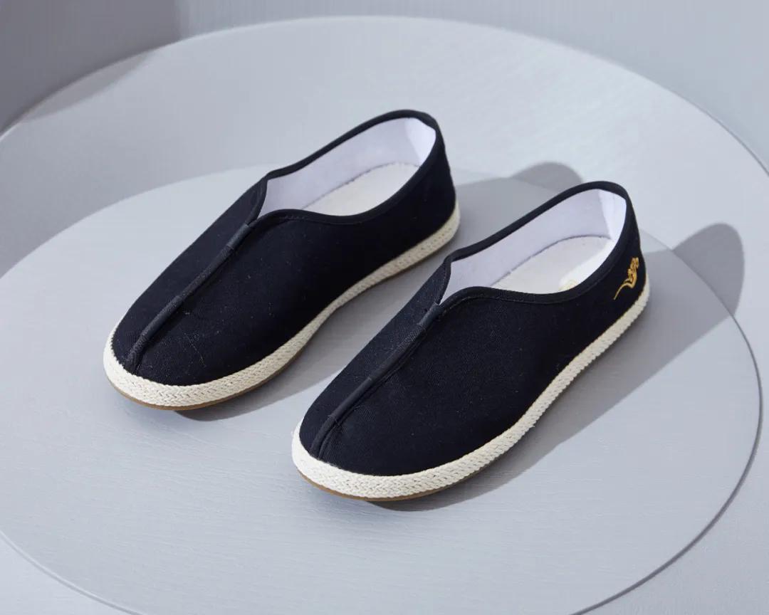 老北京布鞋穿起来真舒服,中国人穿的老布鞋