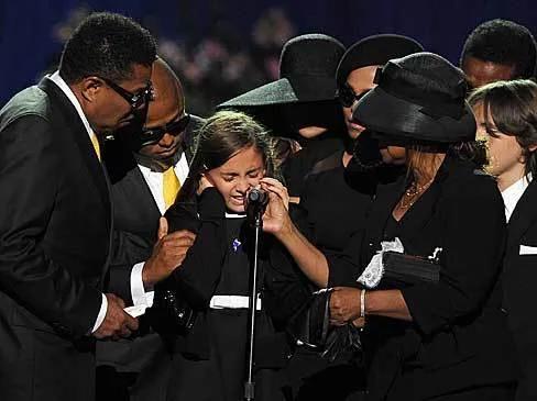 迈克尔杰克逊唯一的女儿现状,迈克尔杰克逊和她的孩子