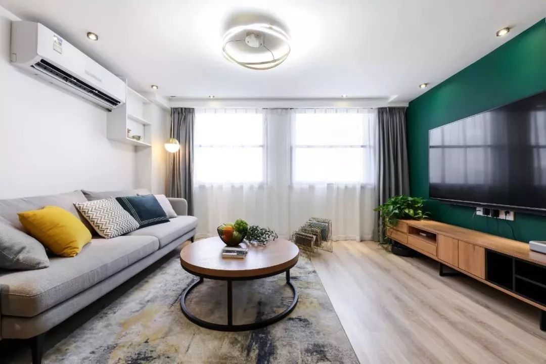 64㎡现代轻奢公寓，买了小复式，这样装修好精致