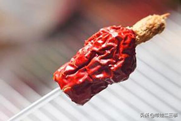 小孩吞下去一个枣核,一岁小孩把一整颗枣吞下去了