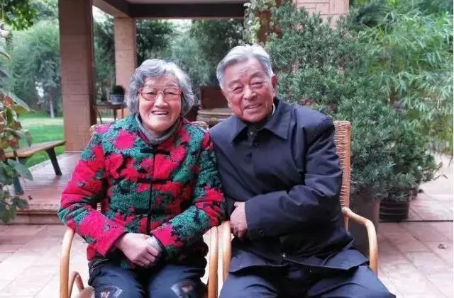 鹅油鲜花饼云南老字号,鹅油鲜花饼