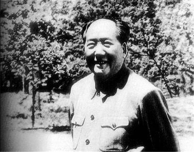 毛主席的书法:被推崇为近代狂草第一人,从书法中悟出辩证法思想