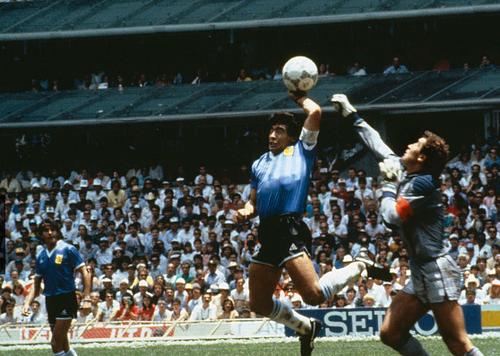 永别了阿根廷最大牌的球迷!因电子游戏而了解球王