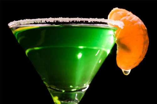 灯红酒绿古人喝的酒为什么是绿的,古人说灯红酒绿真的有绿色的酒吗