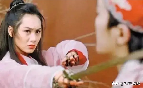 周星驰是如何从跑龙套变成导演的,周星驰从明星到网红