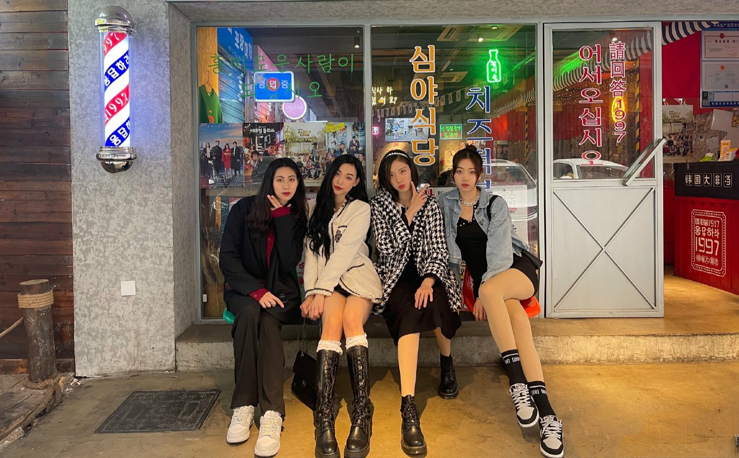 排球郑益昕三换二,女排郑益昕长相