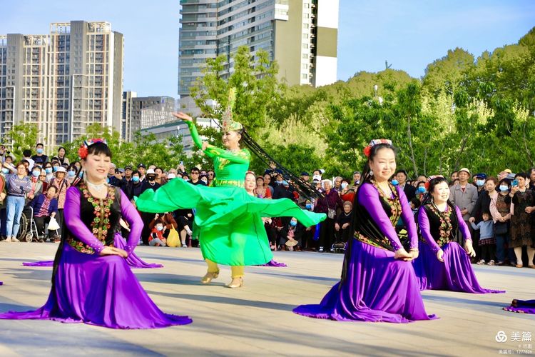 洛阳牡丹广场新疆舞视频,洛阳牡丹广场爵士舞