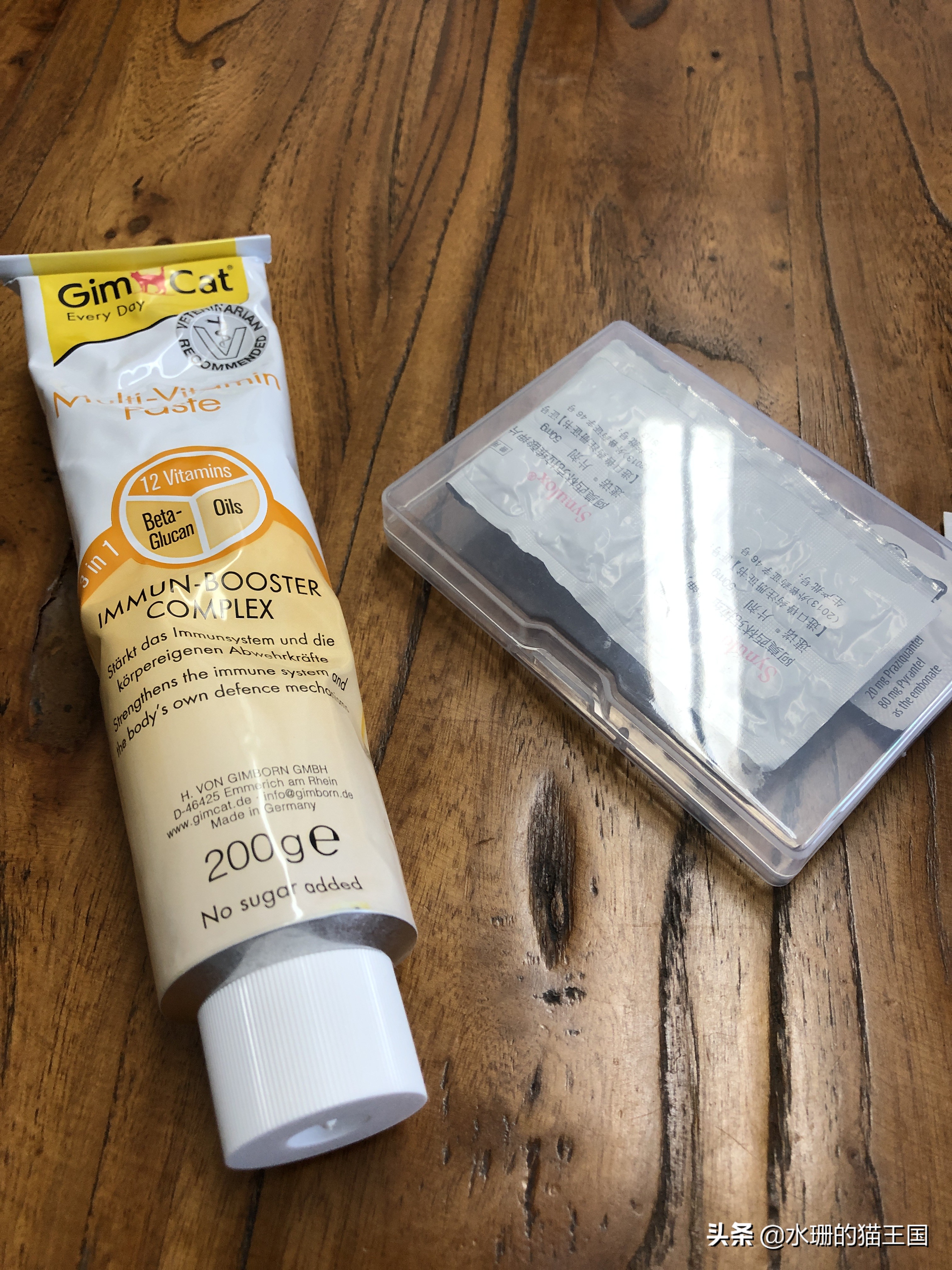 猫咪吃药口吐白沫，还难吃的哭了，到底怎么给猫喂药？正解在此