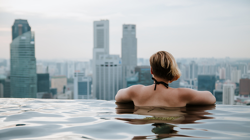 游泳的十大好处大家可以看下,游泳对身体健康都有哪些好处呢