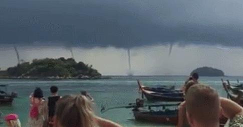 海陵岛龙吸水现象,海陵岛惊现龙吸水奇观