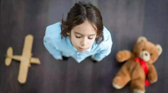 小孩在幼儿园偷拿东西怎么教育,孩子在幼儿园里偷东西了怎么办