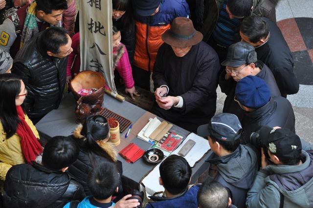 穷算命富烧香说的句句在理,穷人算命富人烧香经典语录