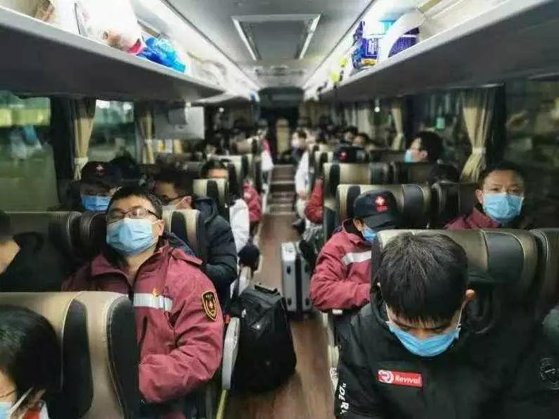 白衣执甲护苍生,谢谢你们白衣天使朗读