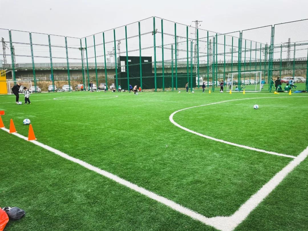 最好的足球场地是哪里,最好的足球场地在哪里