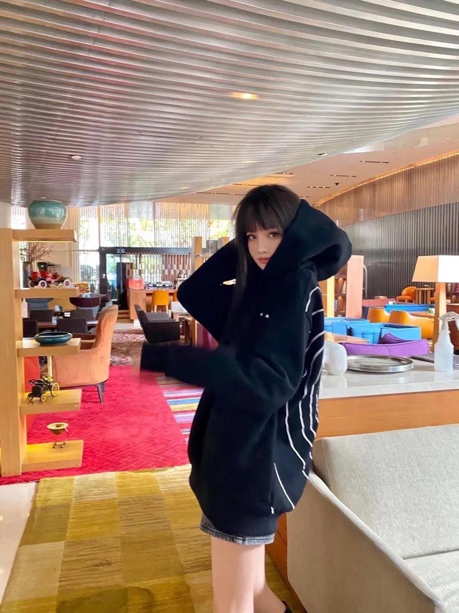 灰色爱心加绒卫衣,baby同款卫衣帽子