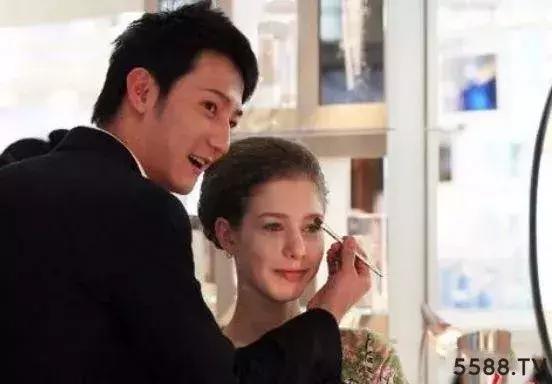 化妆品柜姐在想什么,化妆品柜姐为什么脾气不好