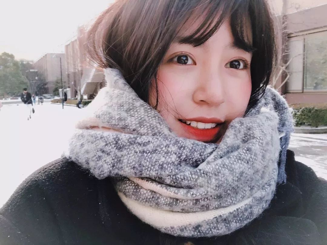 怎么在镜头下笑的好看,如何笑得更真实