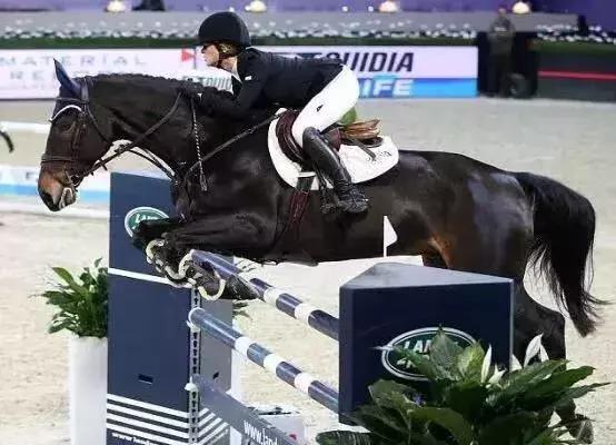 比尔盖茨女儿生活照片,比尔盖茨23岁女儿近照曝光