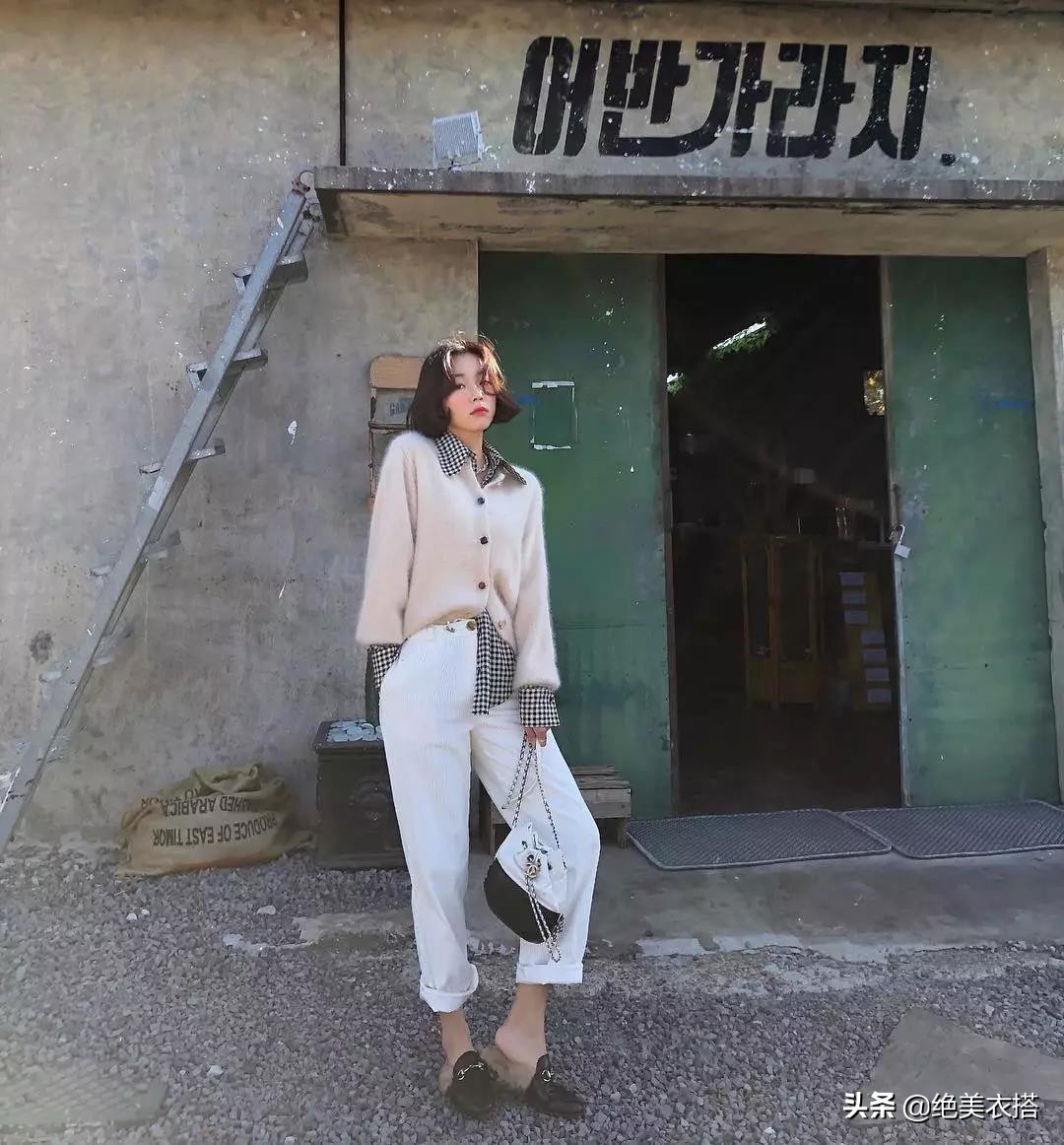 秋冬小黑裤子穿搭小个子,秋冬高级感穿搭裤子直筒裤