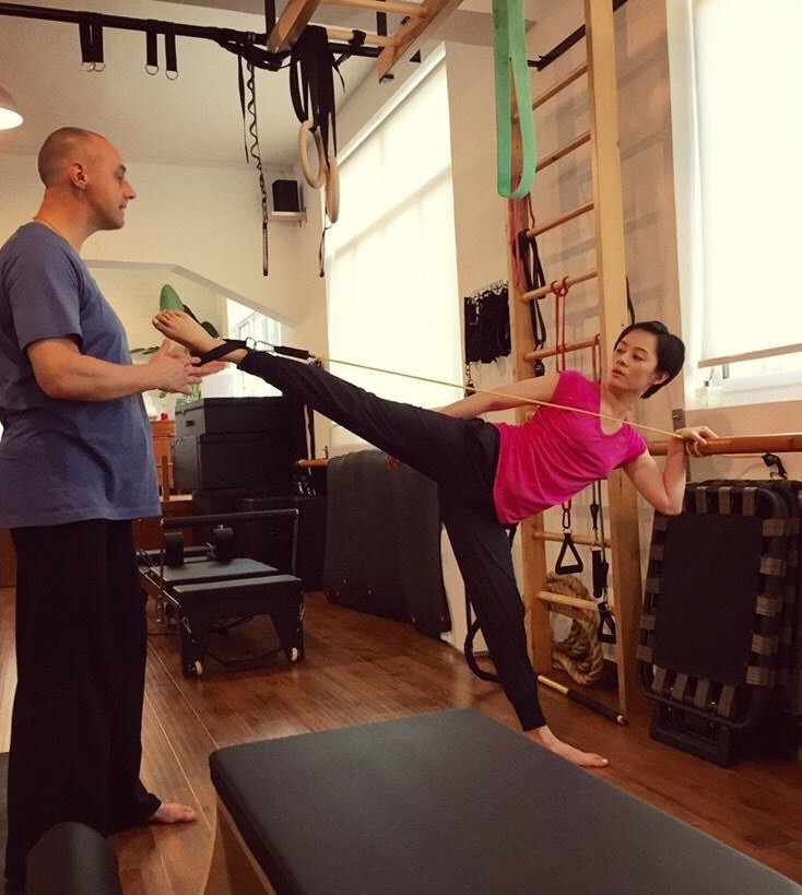 孙俪和谭维维疯狂追捧普拉提，它的益处有这么多，瘦身是其中之一